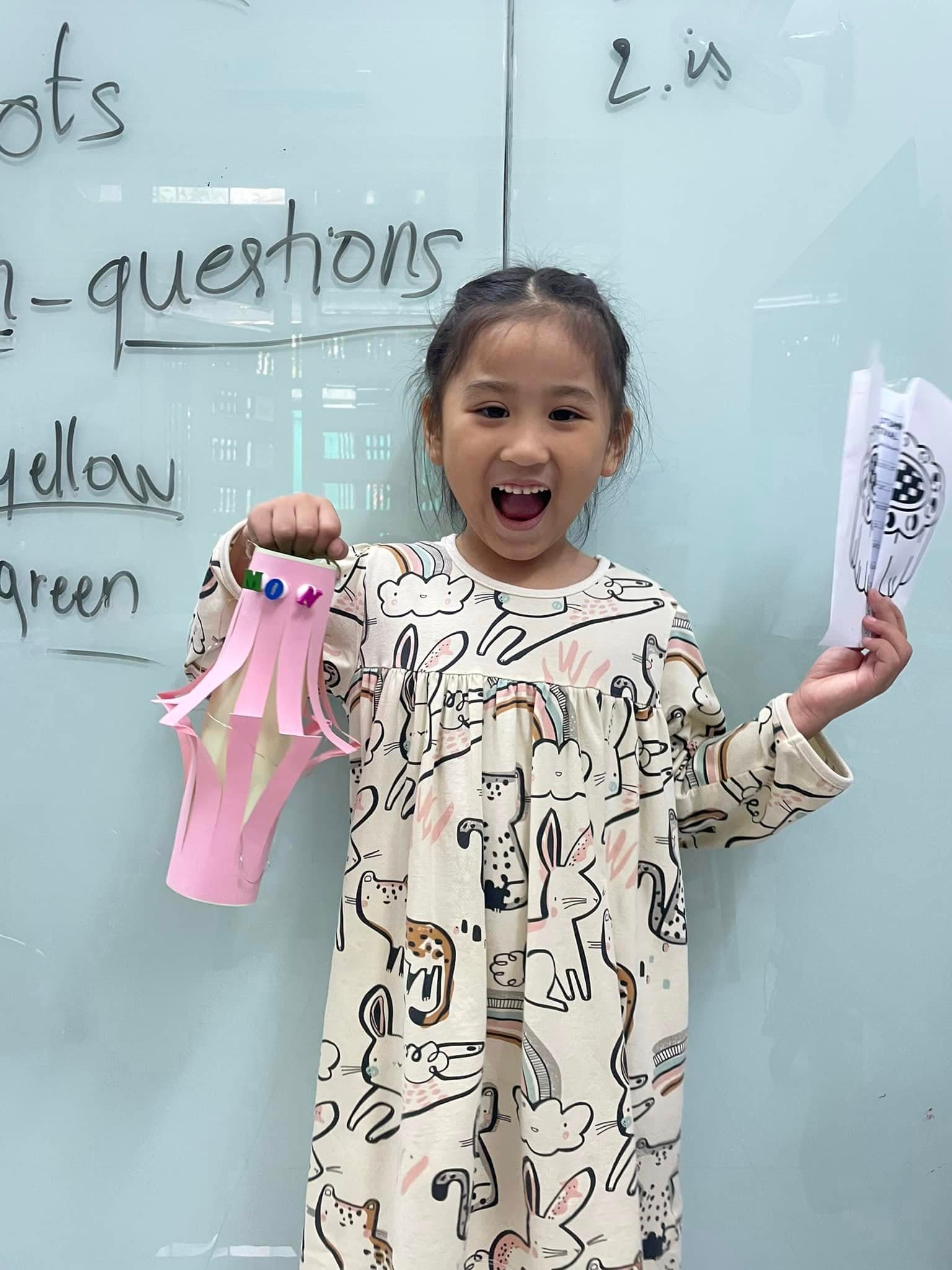 Học viên luyện speaking và phỏng vấn.